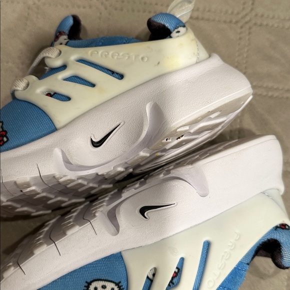 Nike Kids Blue Hello Kitty Presto Sneakers. - Picture 14 of 15